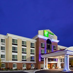 Holiday Inn Express & Suites Niagara Falls, An Ihg Hotel